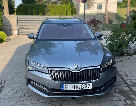 Skoda Superb cena 84000 przebieg: 123400, rok produkcji 2019 z Łódź małe 232